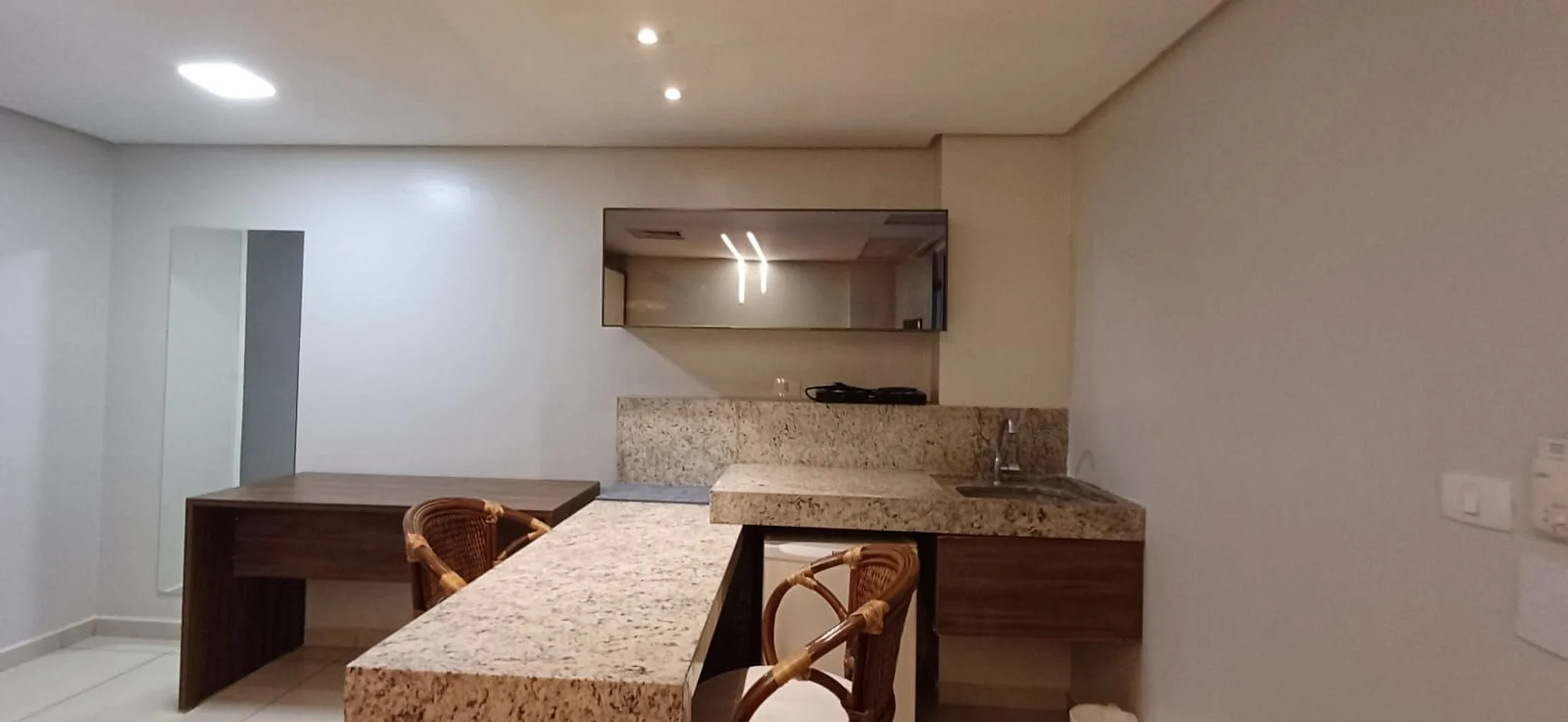 Imperial 210 — Ambientes