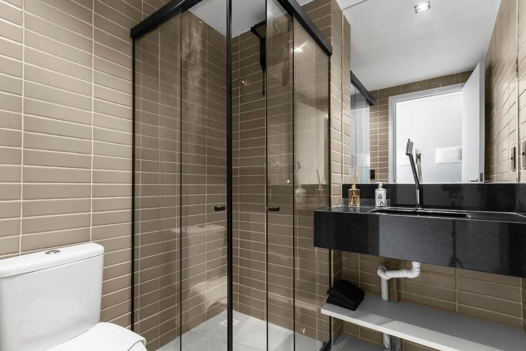 Alta Garden | Studio vists mar com jacuzzi Bessa — Banheiro
